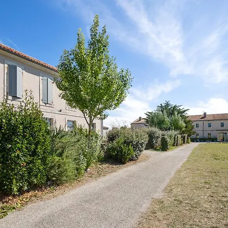 Pierre & Le De La Rade Île dʼAix