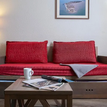 Pierre & Le De La Rade