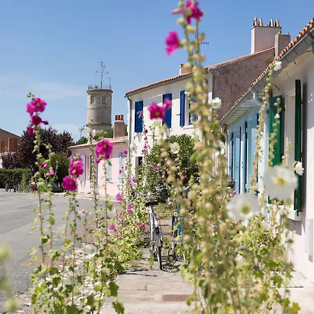 Pierre & Le De La Rade Île dʼAix