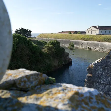 Pierre & Le De La Rade Ξενοδοχείο με διαμερίσματα 3*