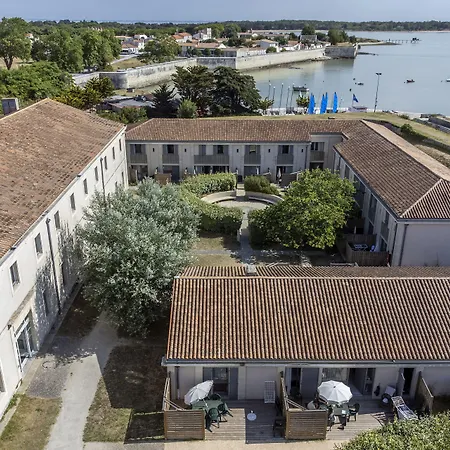 Pierre & Le De La Rade 3*