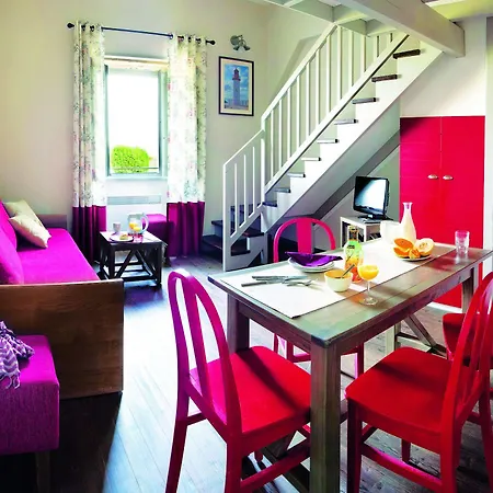 Pierre & Le De La Rade 3*