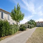 Pierre & Le De La Rade Île dʼAix
