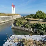 Pierre & Le De La Rade 3* Île dʼAix
