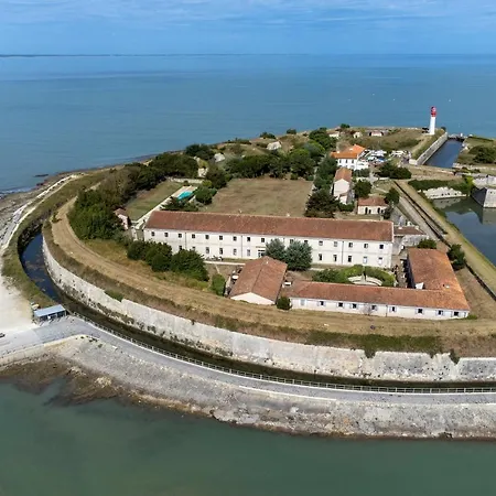 Pierre & Le De La Rade Apart-hotel Île dʼAix
