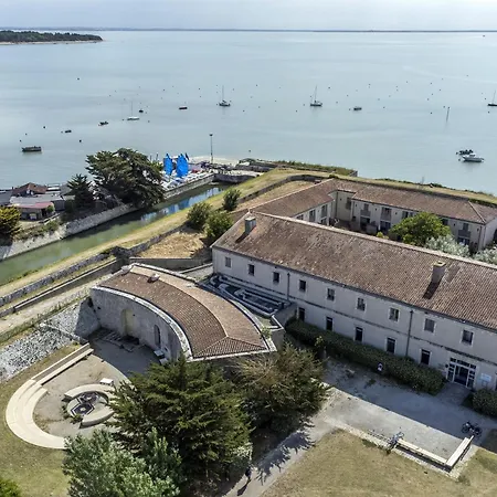 Pierre & Le De La Rade Aparthotel 3*