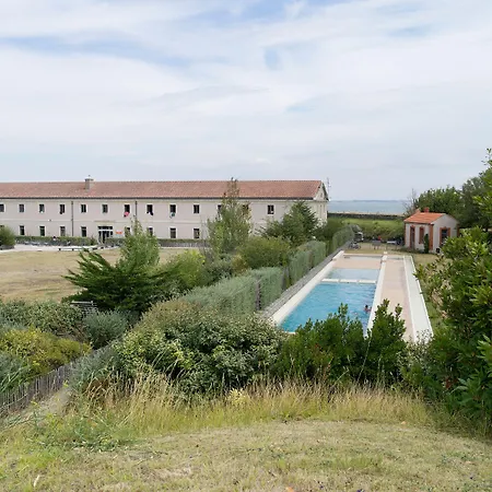 Pierre & Le De La Rade Aparthotel