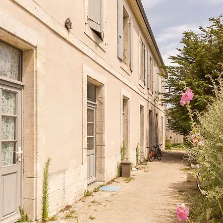 Aparthotel Pierre & Le De La Rade Île dʼAix