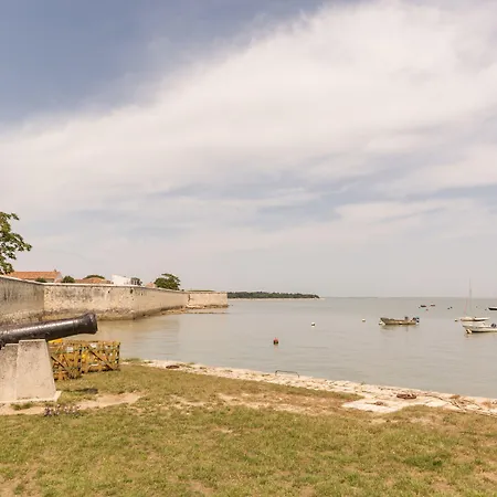 Apart Otel Pierre & Le De La Rade