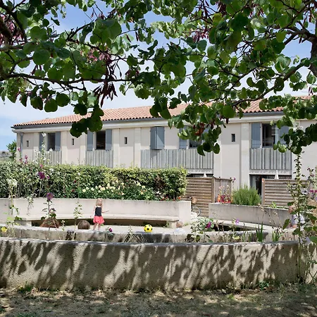 Aparthotel Pierre & Le De La Rade Île dʼAix