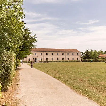 Apart Otel Pierre & Le De La Rade 3*