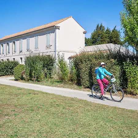 Apart Otel Pierre & Le De La Rade 3*