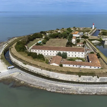 Apart Otel Pierre & Le De La Rade Île dʼAix