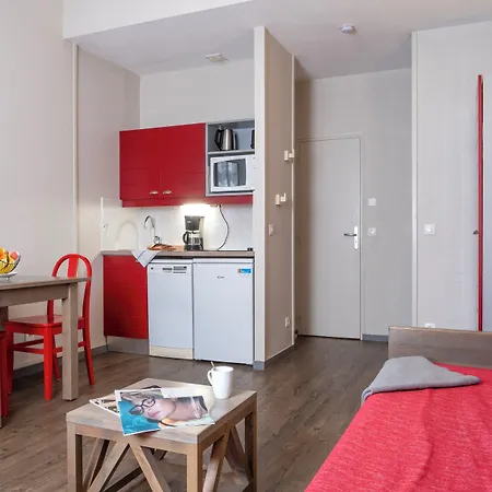 Apart Otel Pierre & Le De La Rade 3*