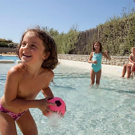 Pierre & Le De La Rade 3*