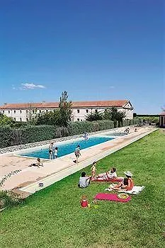 Apart-hotel Pierre & Le De La Rade 3*