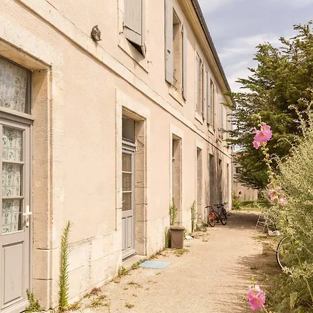 Pierre & Le De La Rade Aparthotel