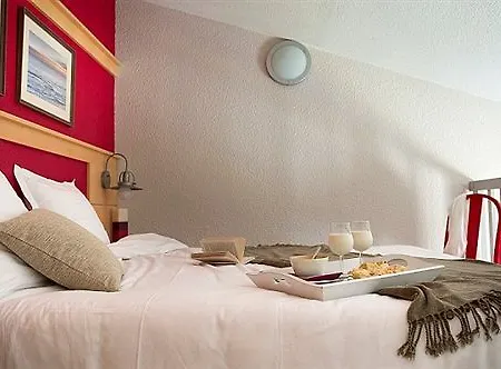 Aparthotel Pierre & Le De La Rade 3*
