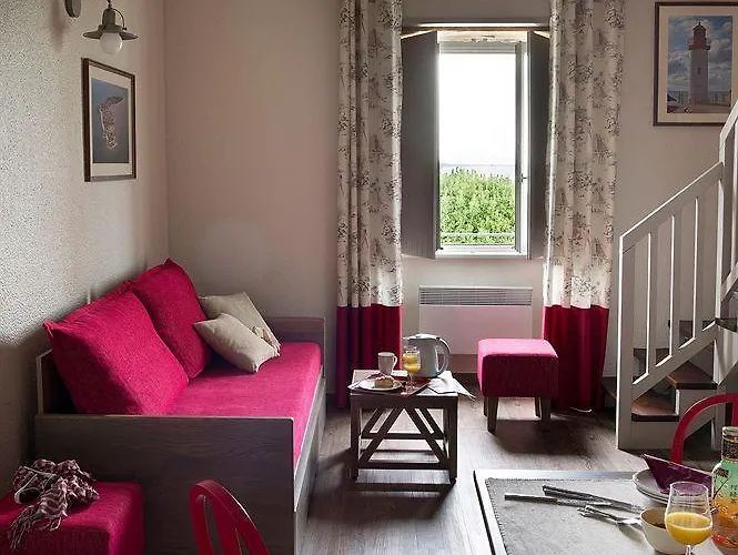 皮埃尔&假期乐堡德拉拉德酒店 公寓式酒店 3*