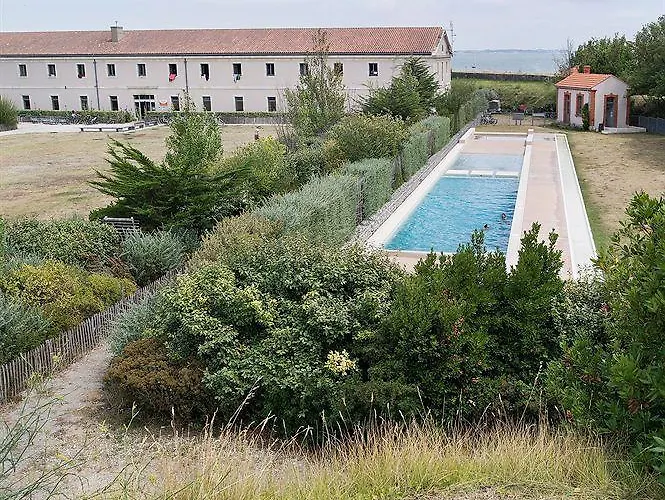 皮埃尔&假期乐堡德拉拉德酒店 公寓式酒店 3*