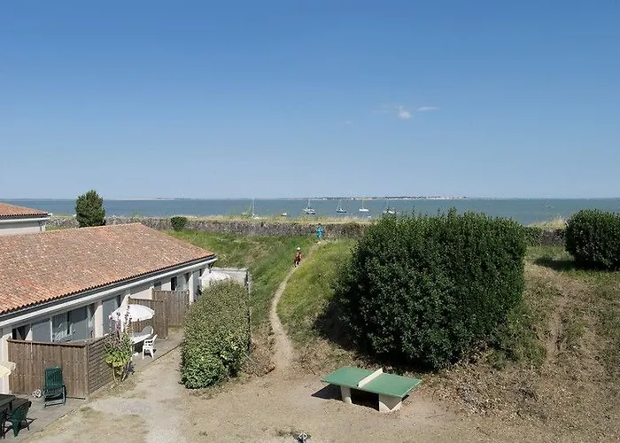 公寓式酒店 皮埃尔&假期乐堡德拉拉德酒店 3*